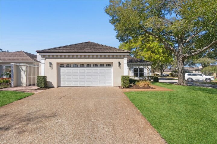 Property Photo:  6034 Jamestown Park 109  FL 32819 