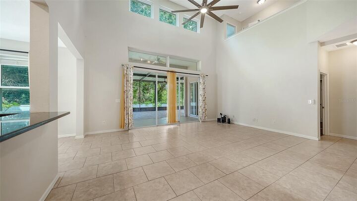 Property Photo:  208 36th Street NE  FL 34208 