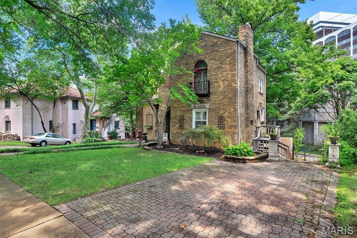 Property Photo:  7667 Carswold Drive  MO 63105 