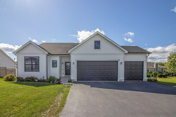 Property Photo: 1005 Joel Lane IL 60135