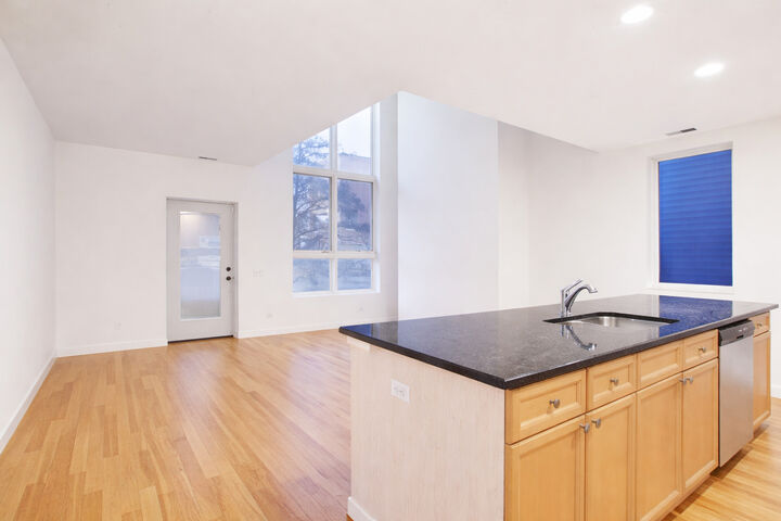 Property Photo:  