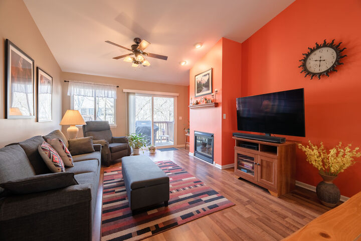 Property Photo:  113 Meredith Lane 10-3  IL 60107 