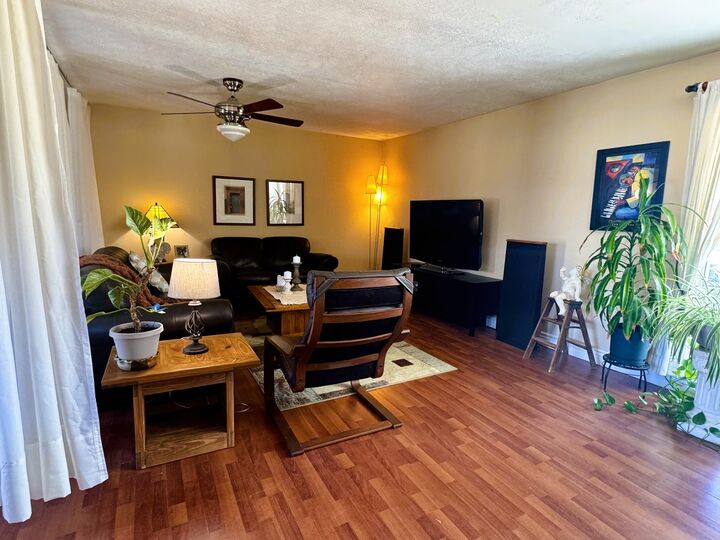 Property Photo:  1430 E Grand Avenue  IL 62902 