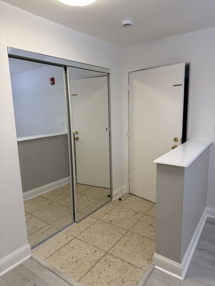 Property Photo: 525 S Cleveland Avenue 104 IL 60005