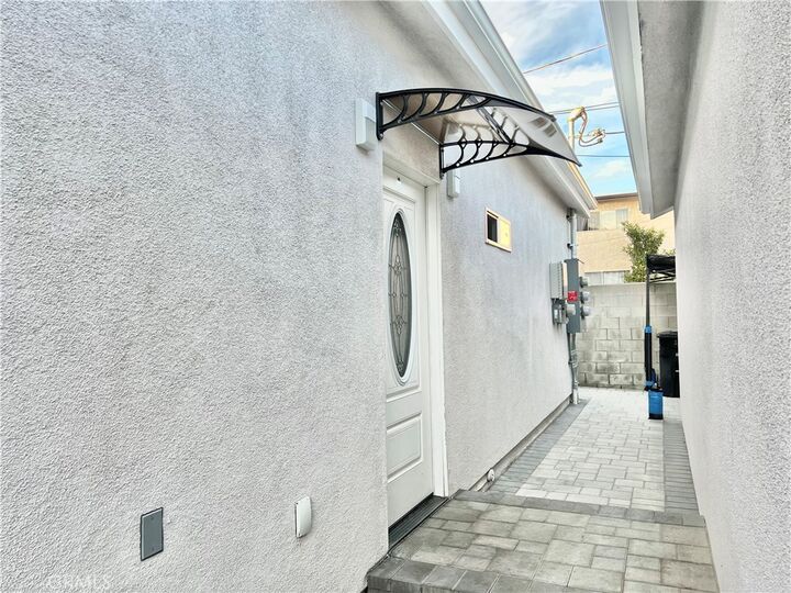 Property Photo: 1040 Ruberta Avenue A CA 91201