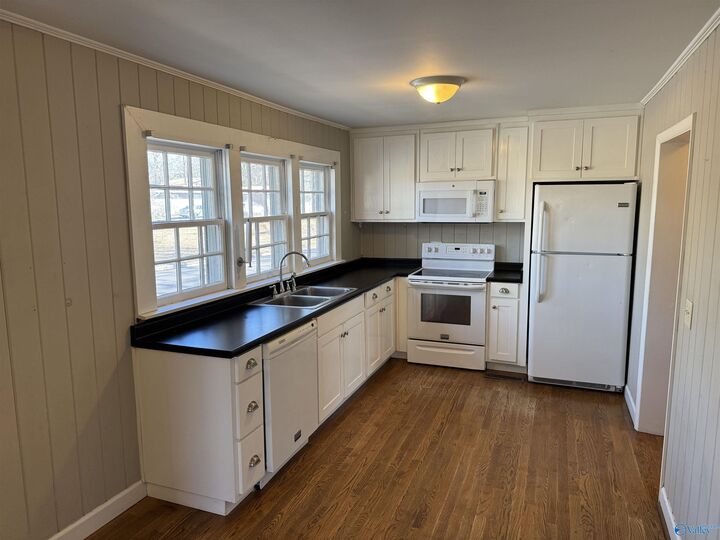 Property Photo:  120 SW Ackers Street  AL 35055 