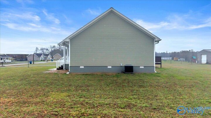 Property Photo: 125 County Road 1033 AL 35968