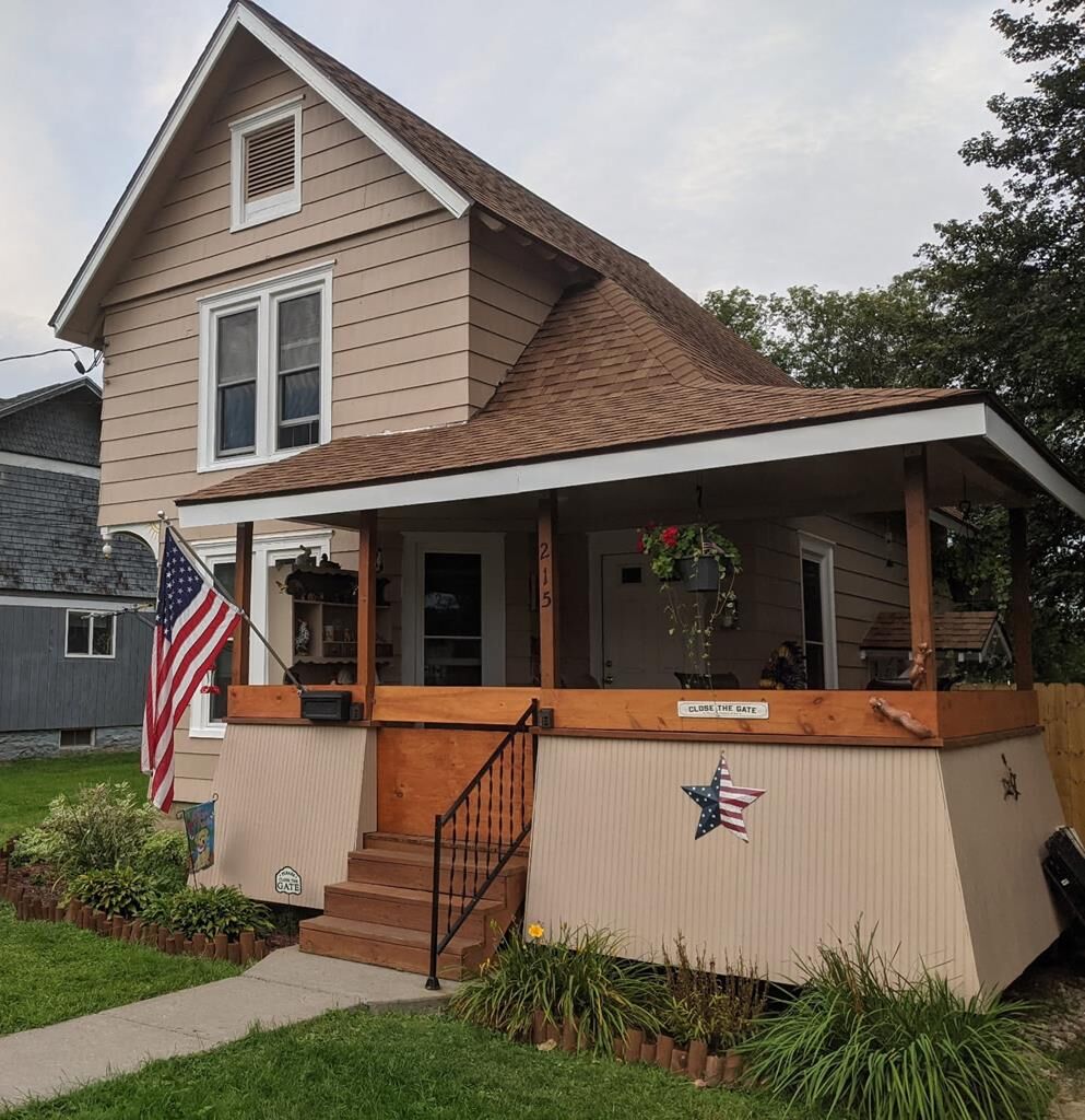 Property Photo: 215 Maple St PA 18810