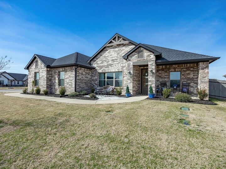 Property Photo: 10205 Finch Road TX 76266