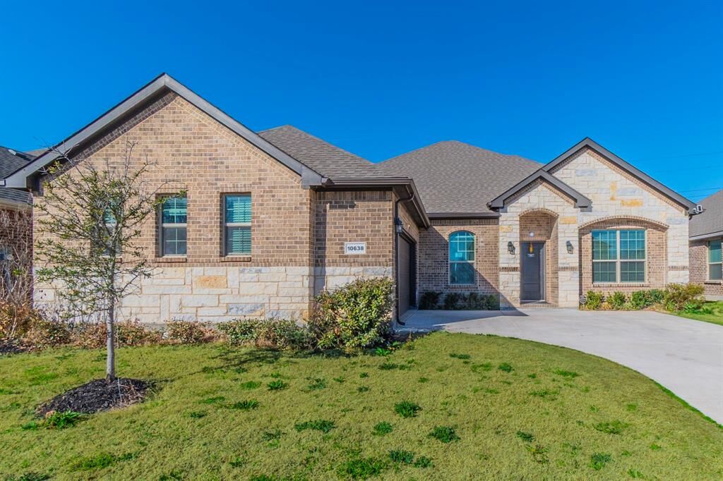 Property Photo:  10638 Cherry Tree Way  TX 76065 