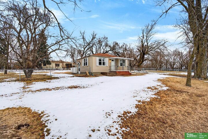 Property Photo:  6923 N 60th Street  NE 68152 