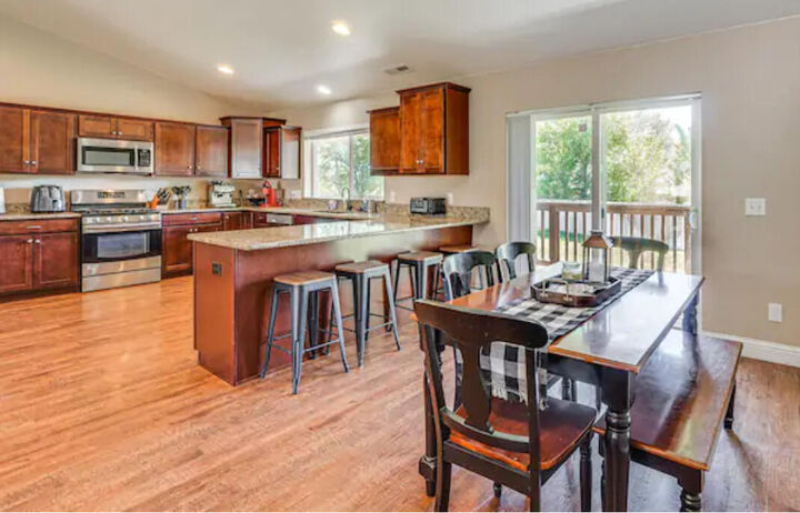 Property Photo:  2852 Glacier Drive  OR 97603 