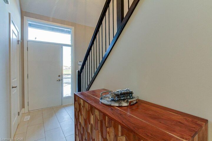 Property Photo: 1731 Farfield Road ON N6M 0C4