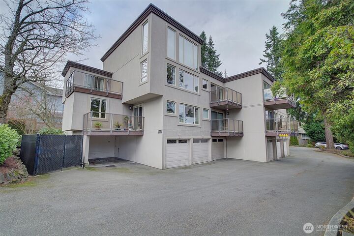 Property Photo:  8503  Bowdoin Way 203  WA 98026 