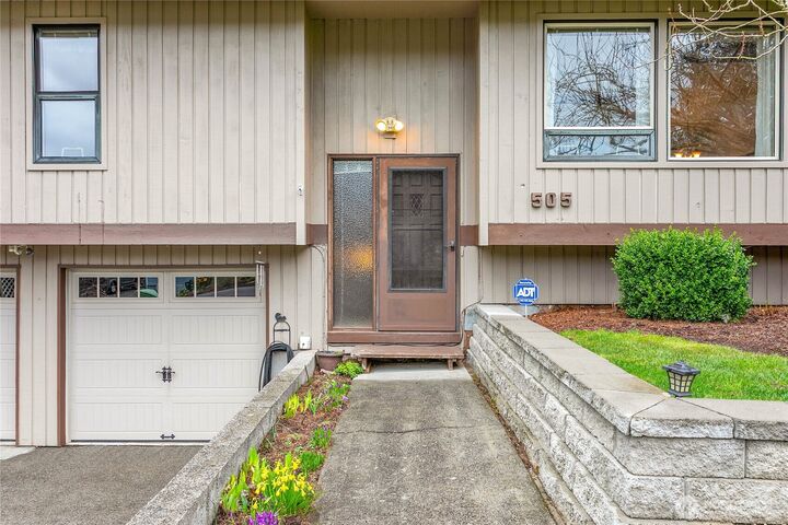 Property Photo:  505  Mulberry Road  WA 98225 