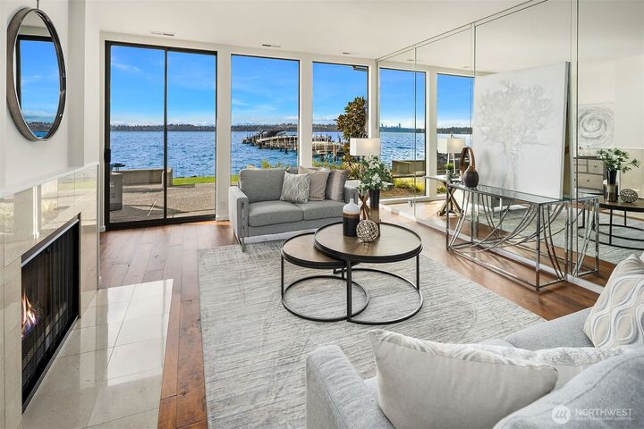 Property Photo: 6363 Lake Washington Boulevard NE 102 WA 98033