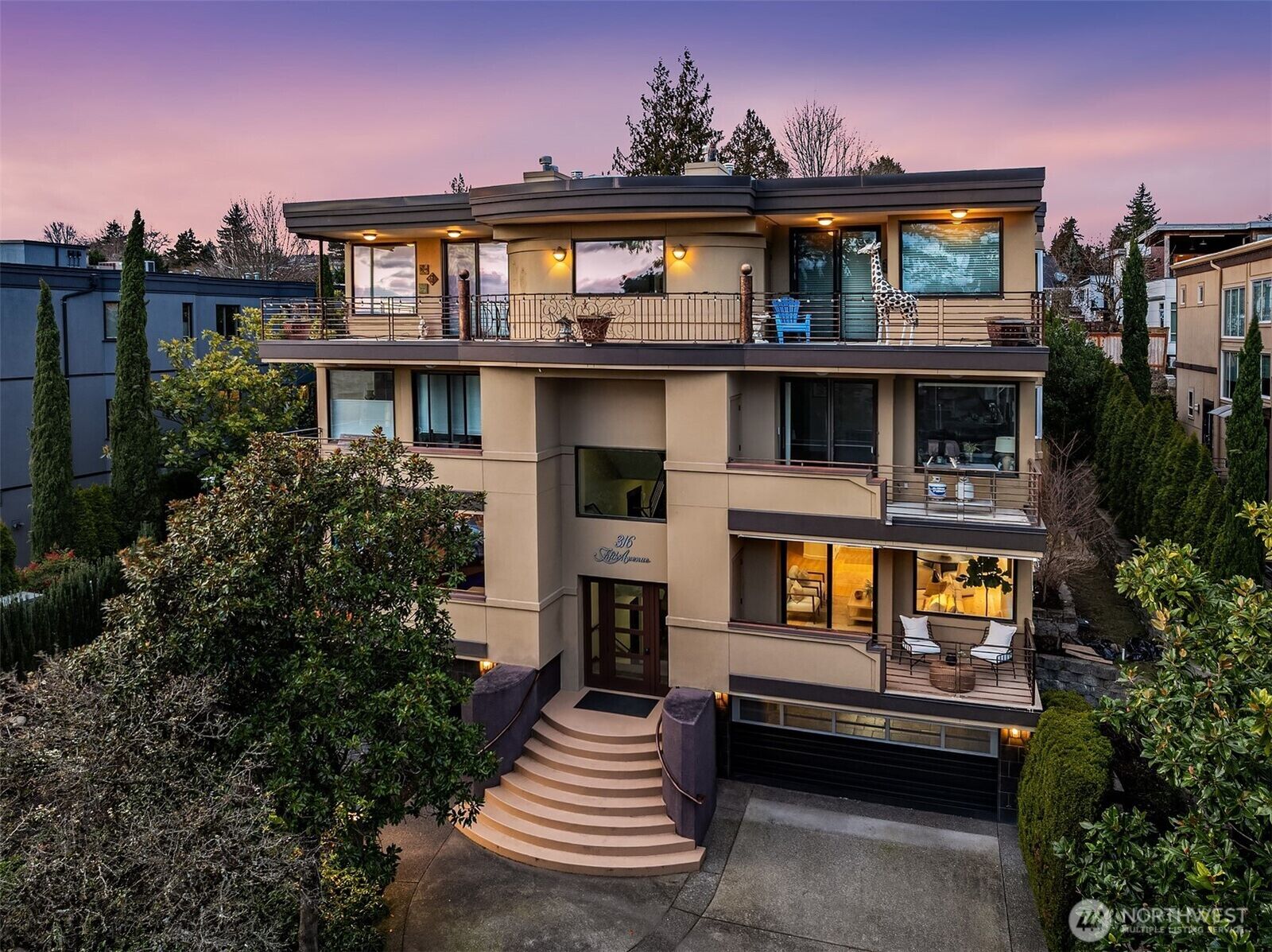 Property Photo:  316  5th Avenue 102  WA 98033 