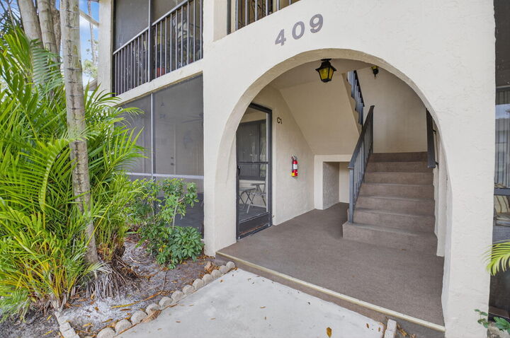Property Photo: 409 Pine Glen Lane C-1 FL 33463