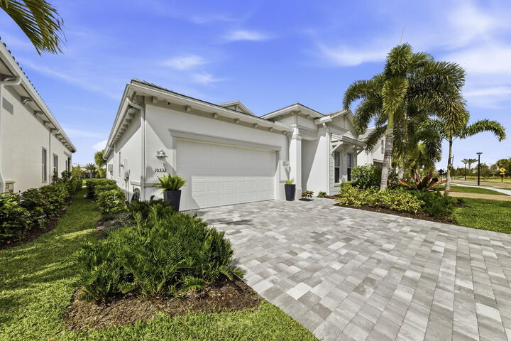 Property Photo:  10332 Northbrook Circle  FL 33412 