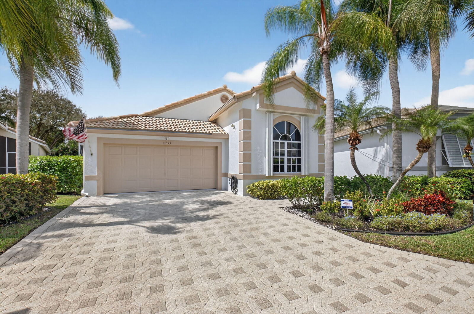 Property Photo:  11893 Fountainside Circle  FL 33437 