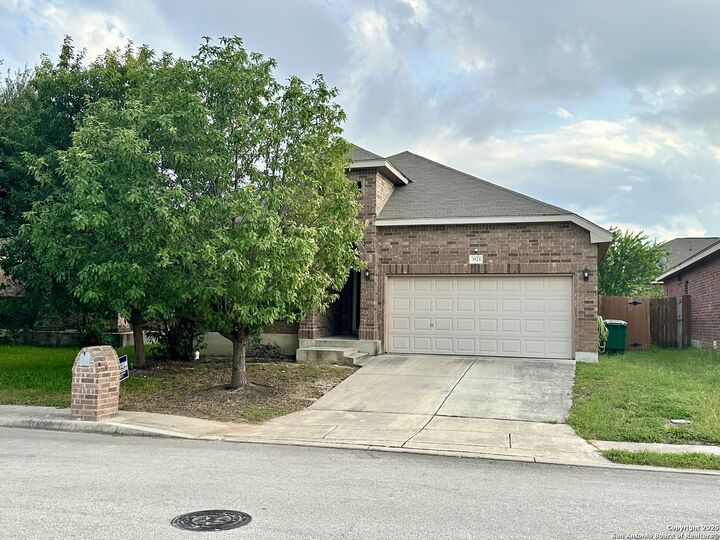 Property Photo:  3923 Grissom  TX 78251 