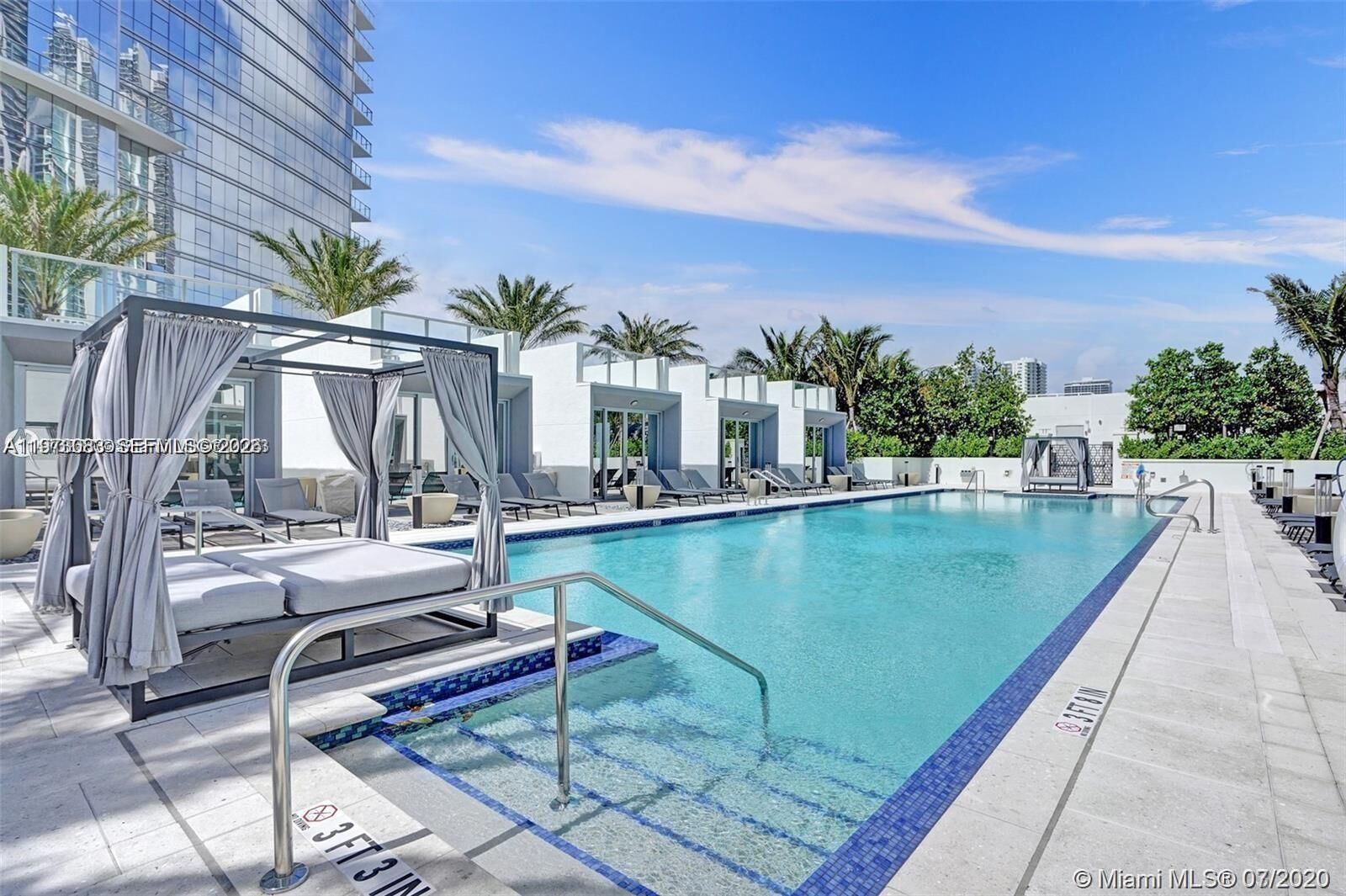 Property Photo:  851 NE 1st Ave 3108  FL 33132 