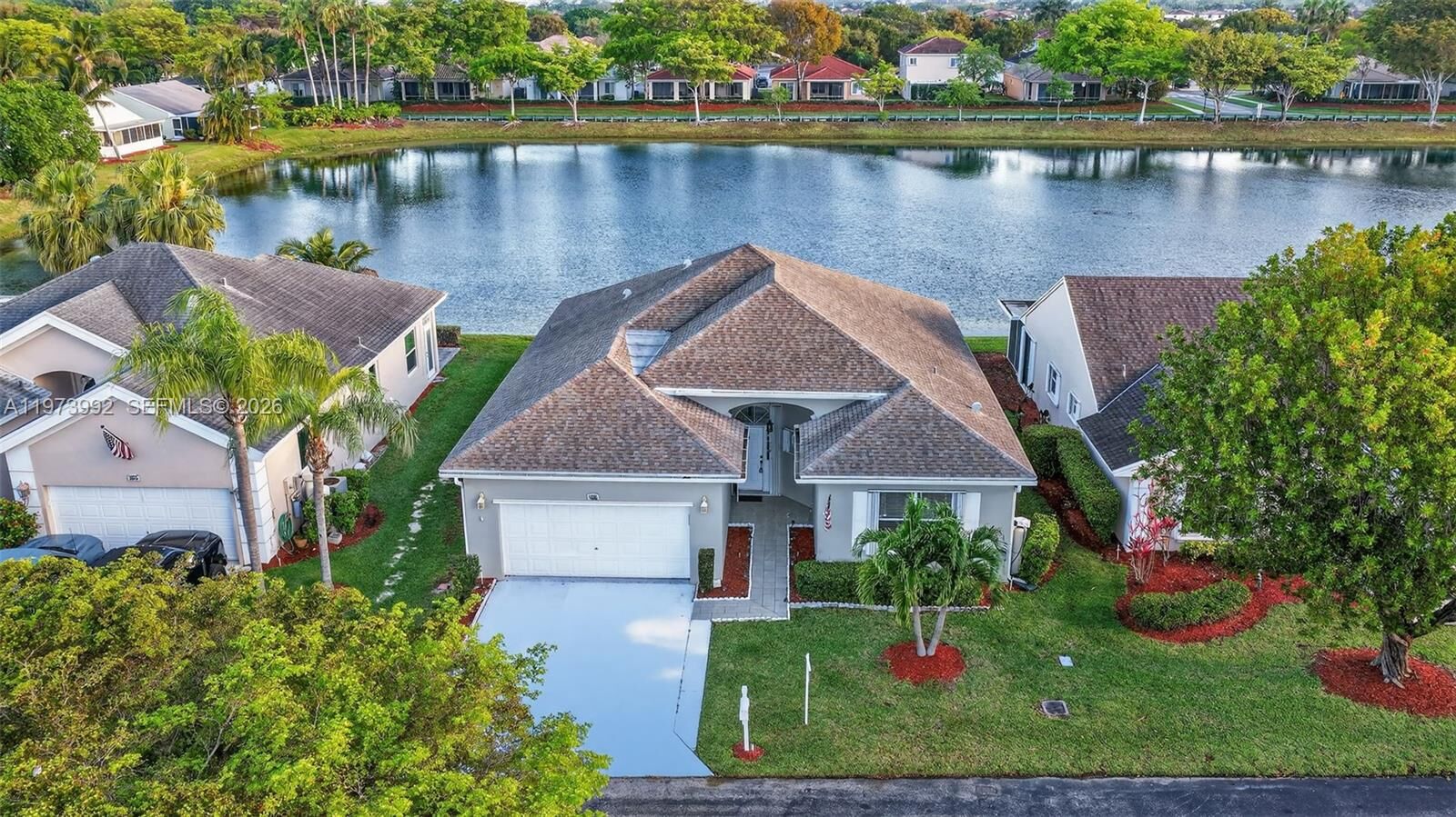 Property Photo:  2385 SE 7th Pl  FL 33033 