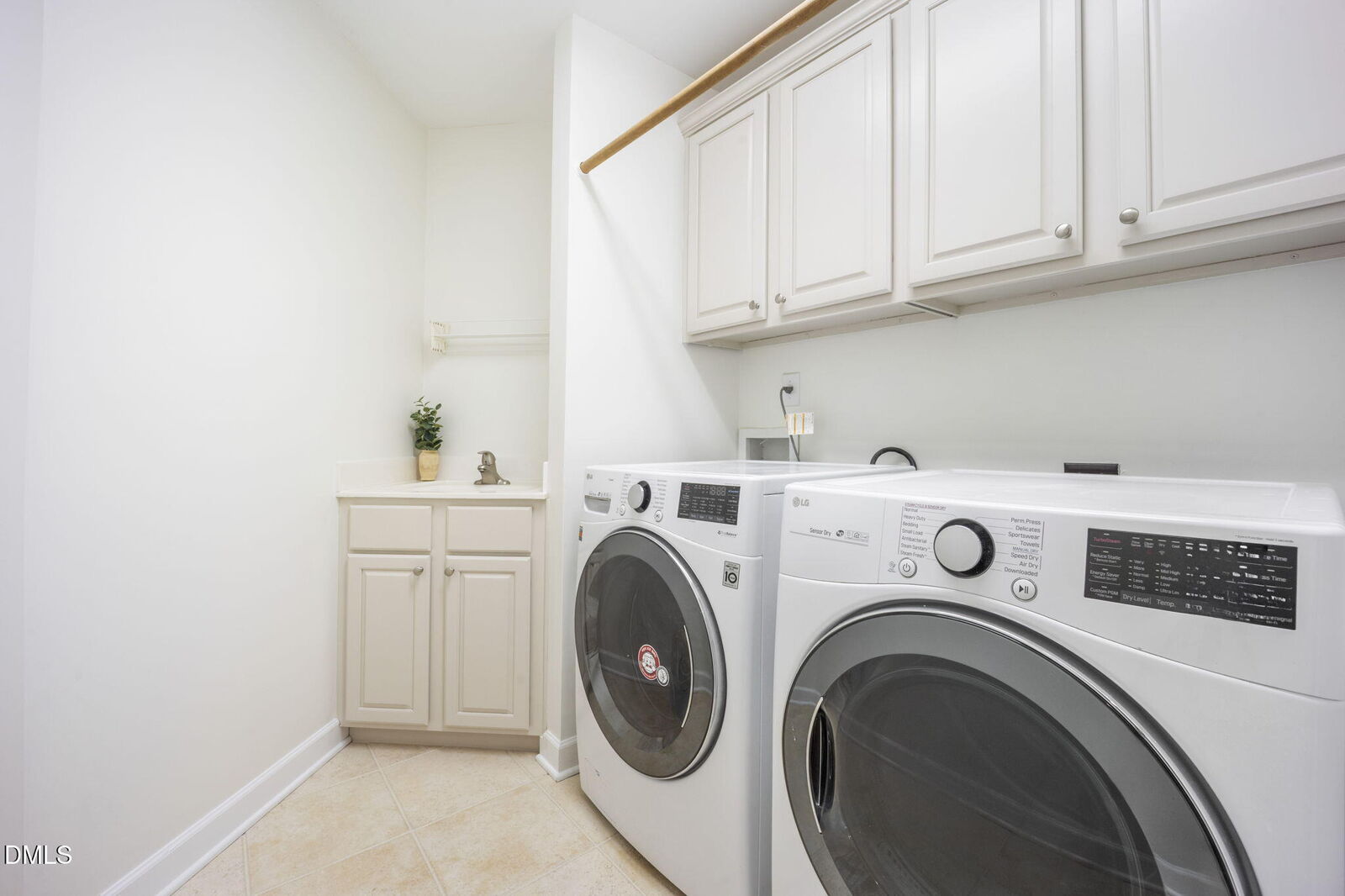 Property Photo:  104 Gambardelli Court  NC 27519 