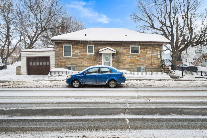 Property Photo:  201 Ethel Street  ON K1L 5X1 