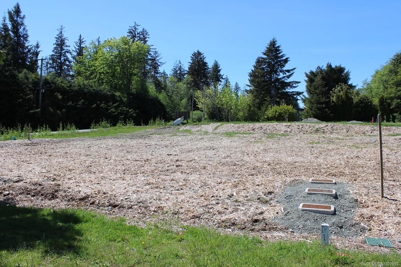 Property Photo: 3763 Discovery Dr BC V9W 4X5
