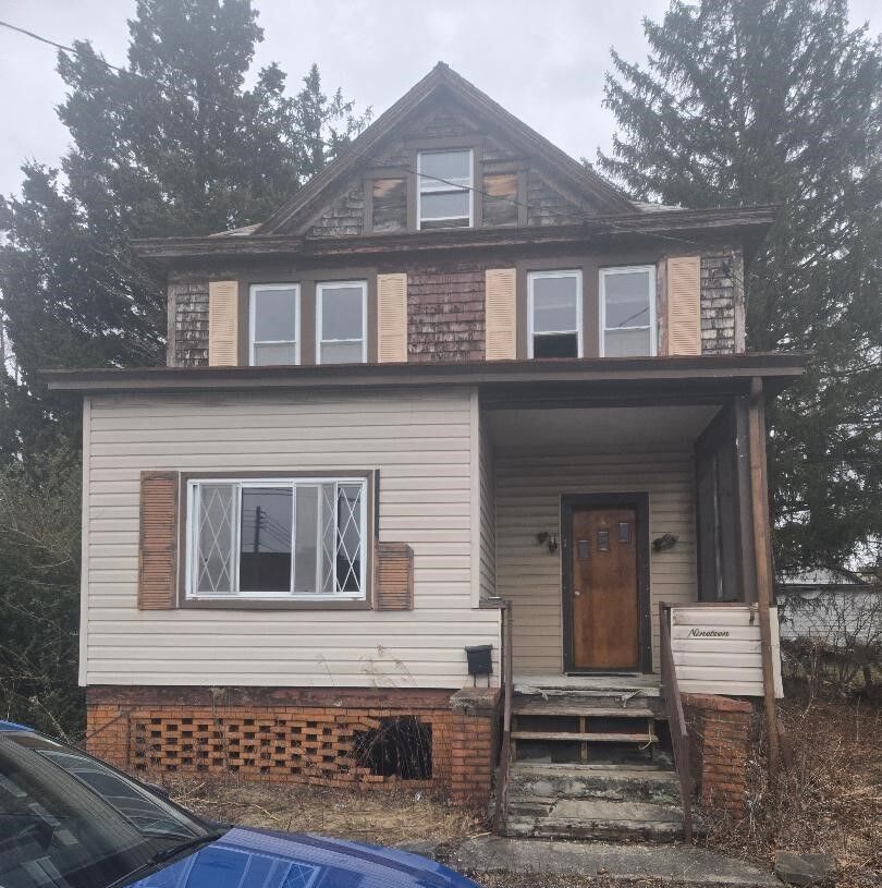 Property Photo:  19 John Street  PA 15401 