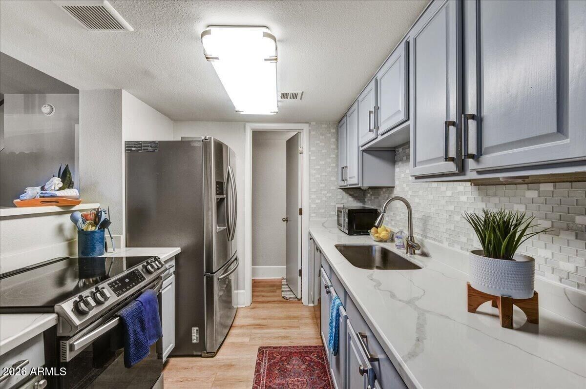 Property Photo: 8859 N 12th Place AZ 85020