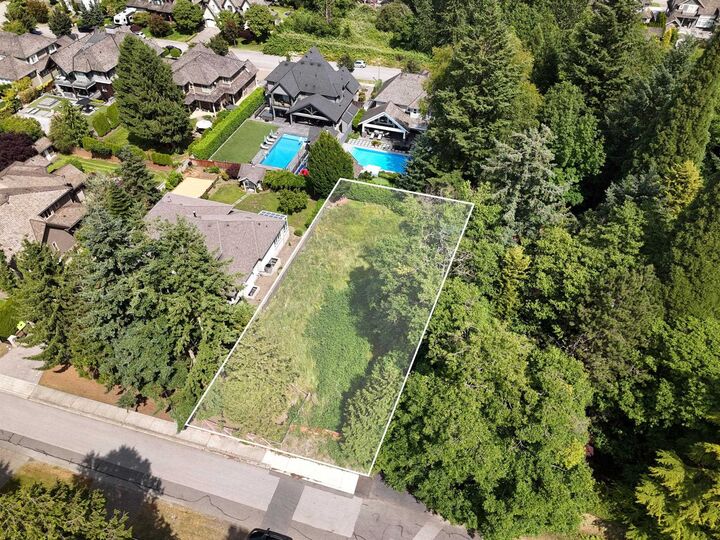 Property Photo: 3862 156 Avenue BC V3Z 0G7