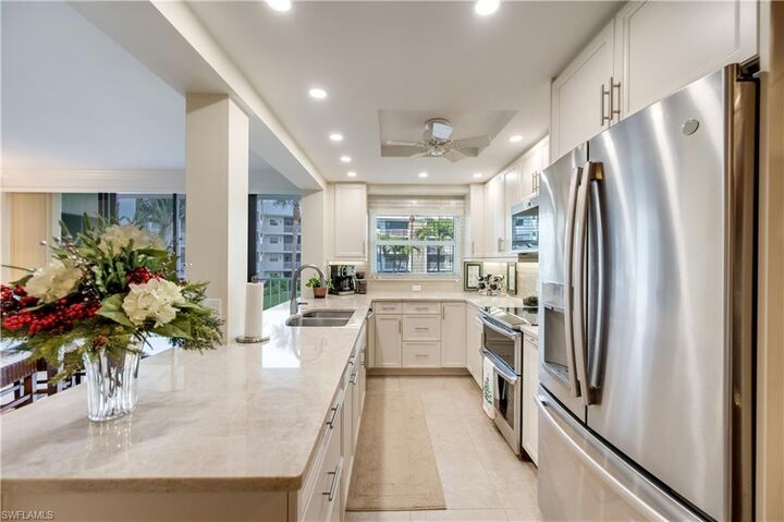 Property Photo: 3000 Gulf Shore Blvd N 212 FL 34103