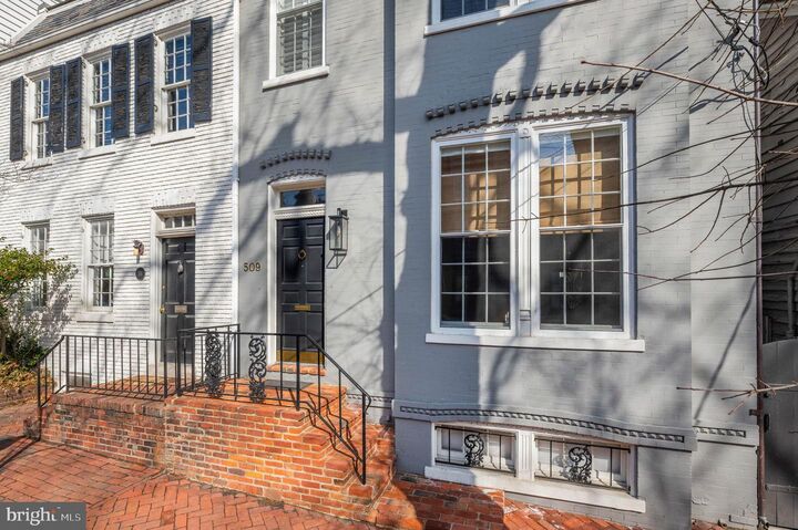 Property Photo:  509 Duke Street  VA 22314 