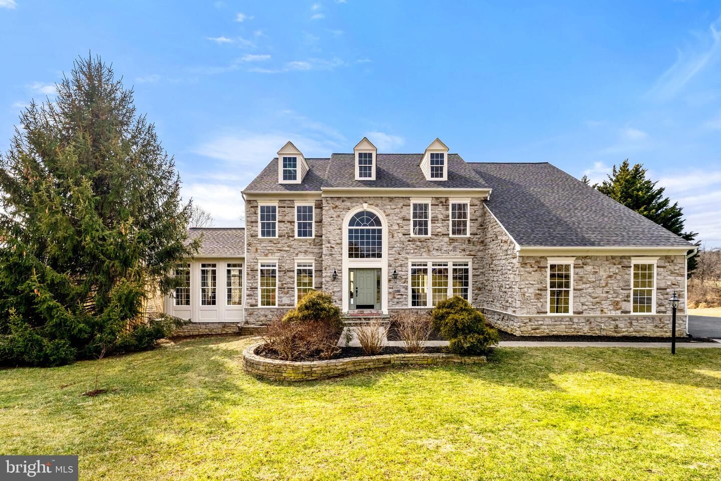 Property Photo:  39054 Old Stage Place  VA 20197 