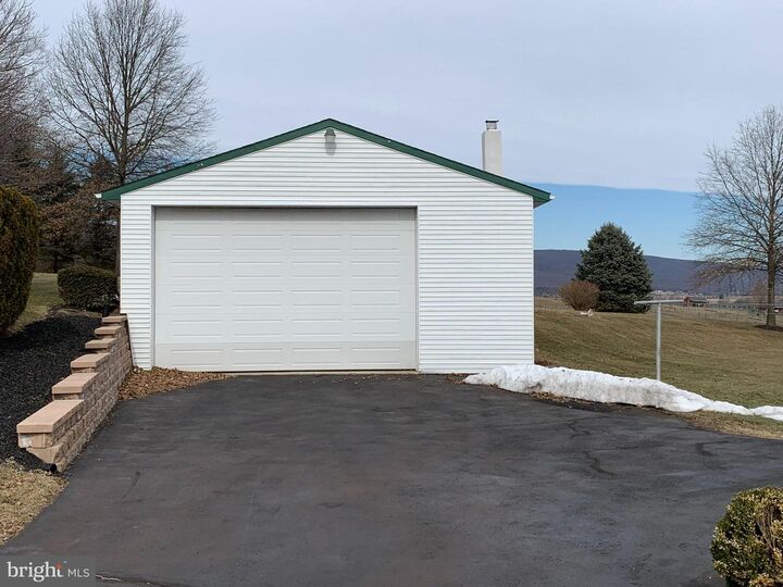 Property Photo:  5412 Old Route 22  PA 19526 