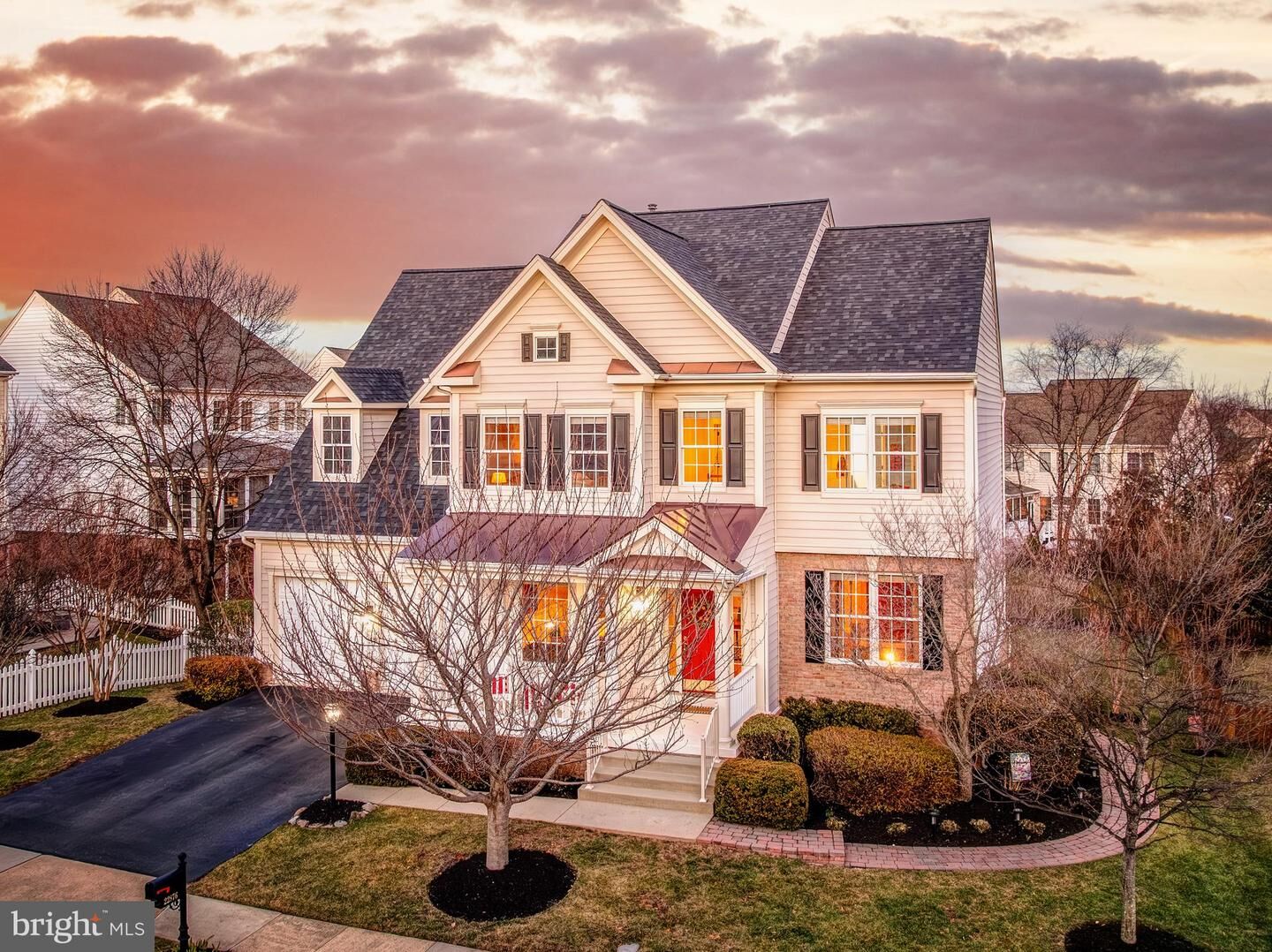 Property Photo:  22876 Ashton Woods Drive  VA 20148 