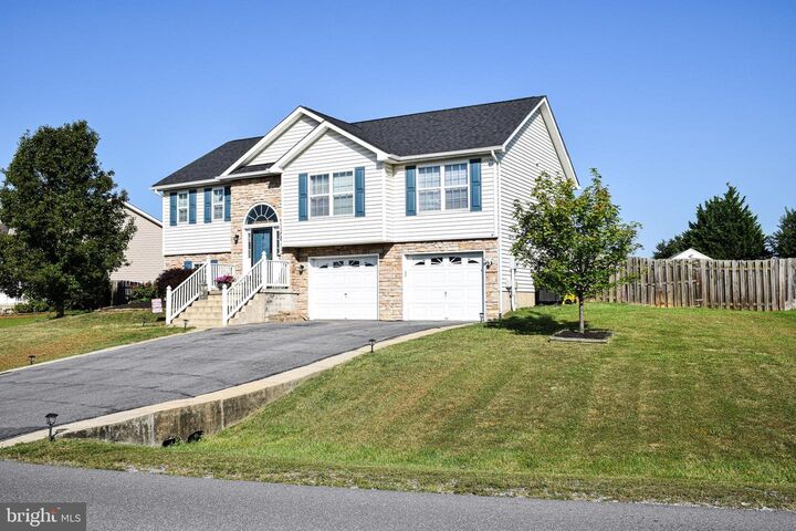 Property Photo: 169 Marlowe Drive WV 25428