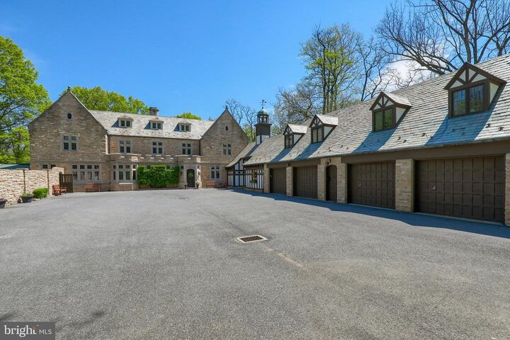 Property Photo:  80 School House Road  PA 17603 