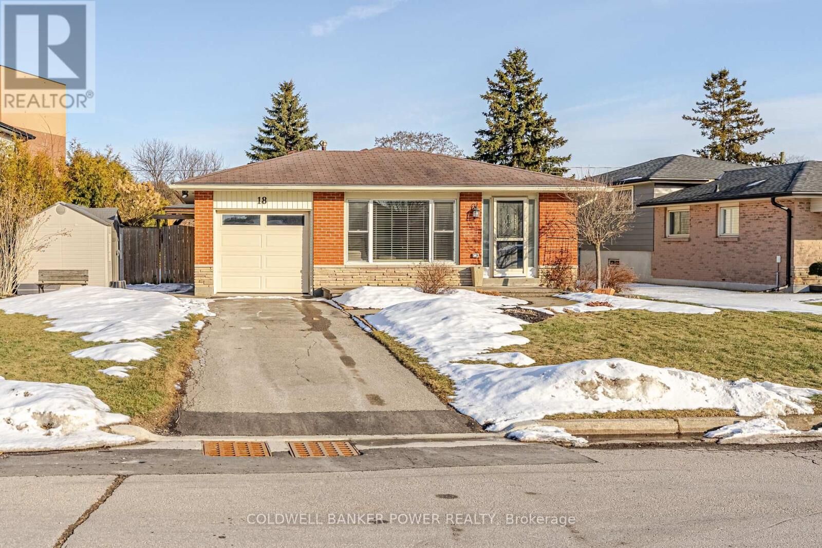 Photo de la propriété:  18 Stirling Crescent  ON N5P 3R3 