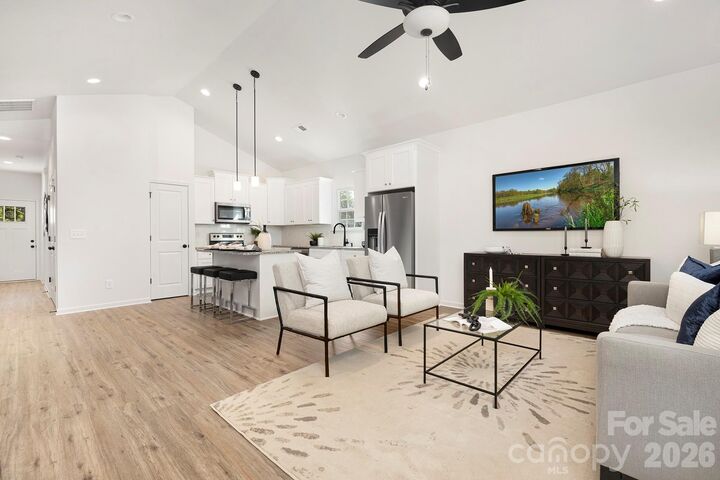 Property Photo:  528 W Todd Lane  NC 28208 