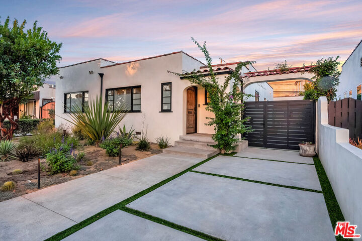 Property Photo: 742 N June St CA 90038