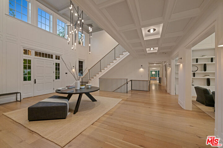 Property Photo: 491 N Tigertail Rd CA 90049