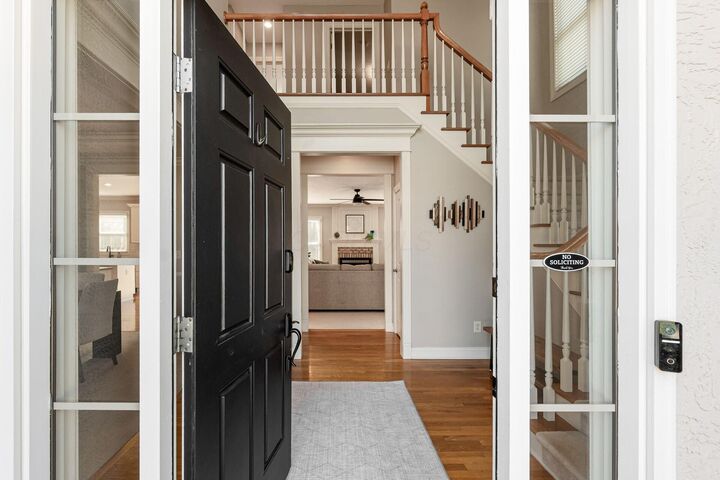 Property Photo:  8118 Saybrook Drive  OH 43082 