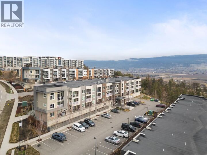 Property Photo:  695 Academy Way 122  BC V1V 0C7 