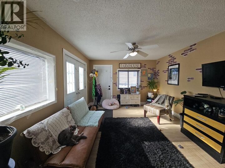 Property Photo: 304 100 Avenue BC V1G 1V5