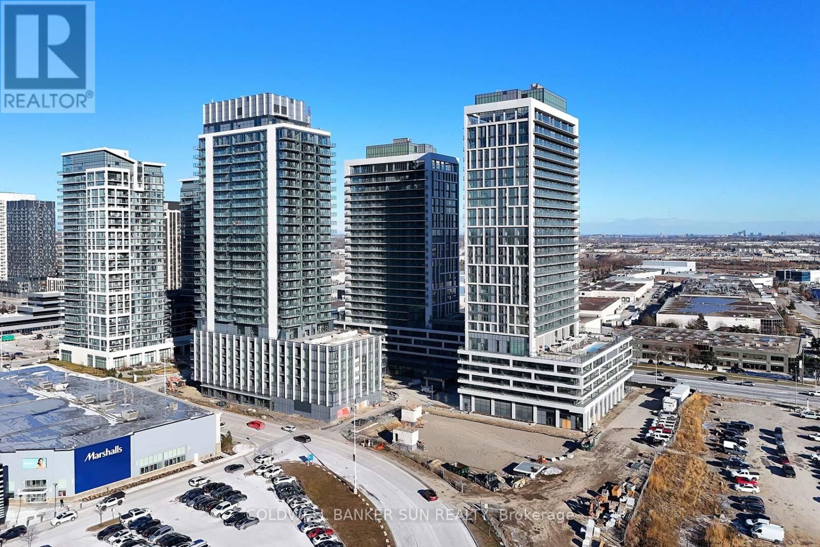 Property Photo:  8960 Jane Street 2415  ON L4K 2M9 