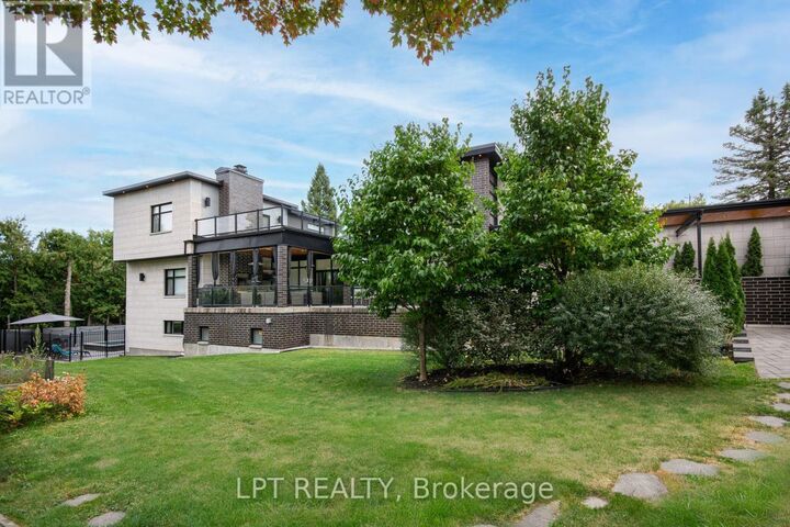 Photo de la propriété:  847 Walkley Road  ON K1V 6R6 