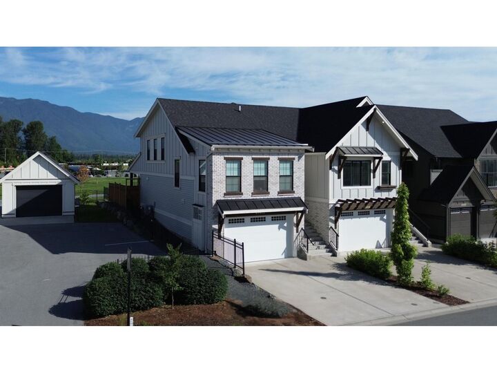 Property Photo: 45422 Willowstream Road BC V2R 6G7